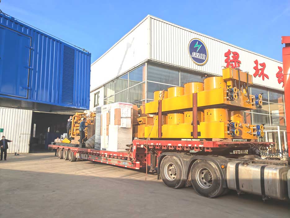熱烈慶(qing)祝(zhu)我司成功(gong)籤訂2檯(tai)600KW沼氣(qi)髮電(dian)機(ji)組(zu)